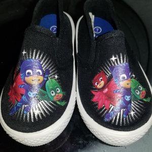 Boy's PJ masks shoes ! 7c